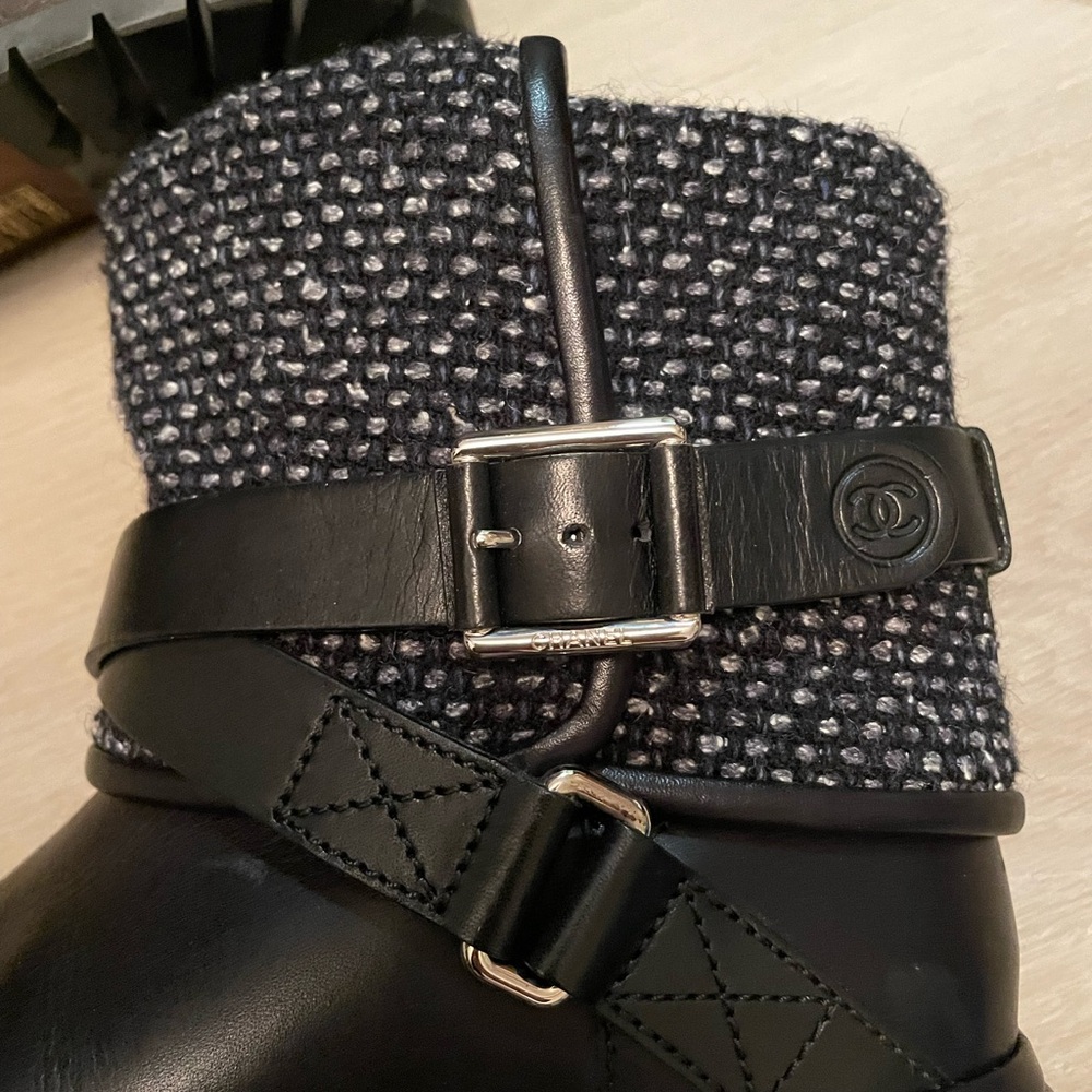 Stunning Chanel boots - Picture 8 of 16